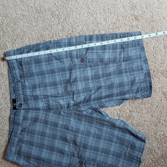 Calvin Klein shorts Size 36 - Picture 9 of 11